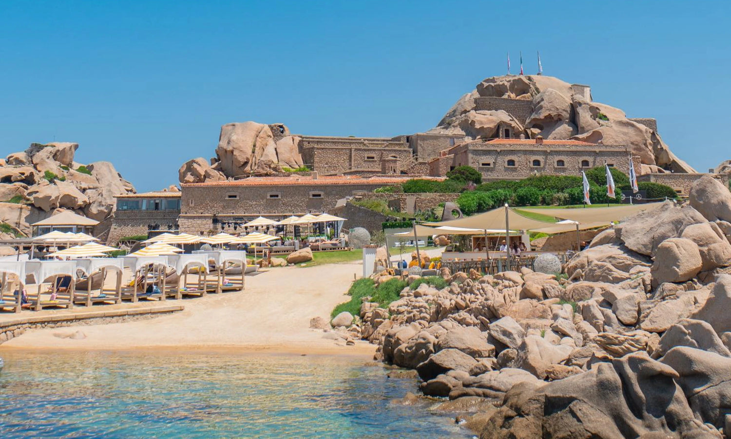 Cala di Volpe: The Stunning Bay of Costa Smeralda. Tips from Phi Beach